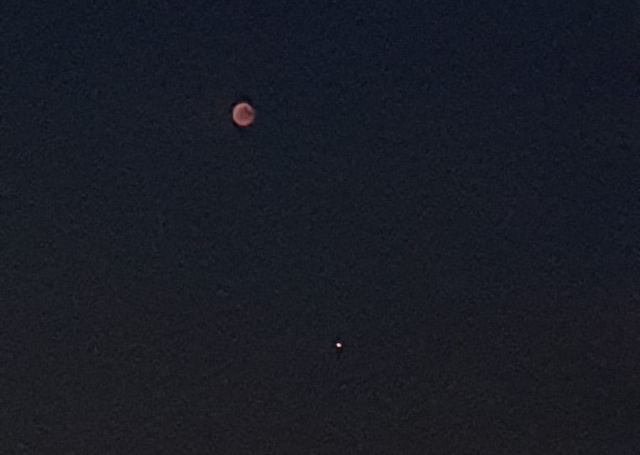 Blutmond und Mars bei der Mondfinsternis 2018